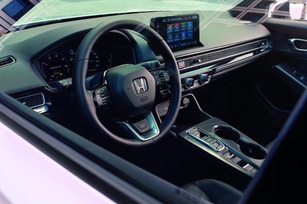 NUOVA HONDA CIVIC FULL HYBRID - Richiedi test drive